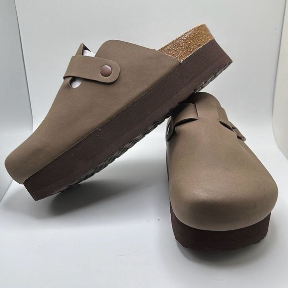 CUSHIONAIRE Women's Cork Footbed Platform Clog 10 WIDE BROWN - Picture 7 of 7